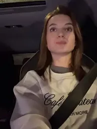 -AngelAri- — Stripchat recorded stream image, 19.03.2025 21:00