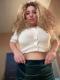miamellycious — Stripchat recorded stream image, 20.03.2025 19:40