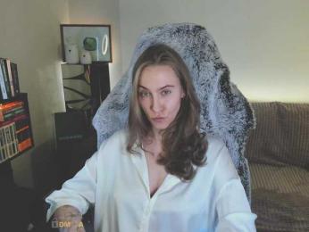 Adamova_Eva — Bongacams recorded stream image, 20.03.2025 19:40