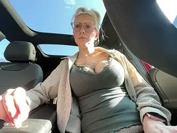 didi-diamond — Stripchat recorded stream image, 21.03.2025 08:10