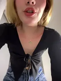 NicoleCut — Stripchat recorded stream image, 03.02.2025 11:30