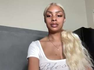 carmensindiego — Camsoda recorded stream image, 22.03.2025 01:50
