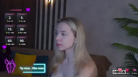 Holl1Would — Stripchat recorded stream screenshot (22 Mar 2025)