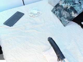 angie-roses — Camsoda recorded stream image, 21.03.2025 23:40