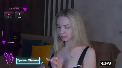 Holl1Would — Stripchat recorded stream screenshot (22 Mar 2025)