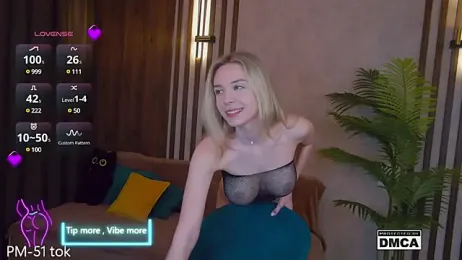 Holl1Would — Stripchat recorded stream screenshot (25 Mar 2025)