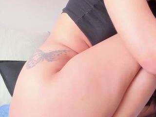sarasaenz2 — Camsoda recorded stream image, 26.03.2025 09:00