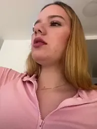 NicoleCut — Stripchat recorded stream image, 28.03.2025 11:50