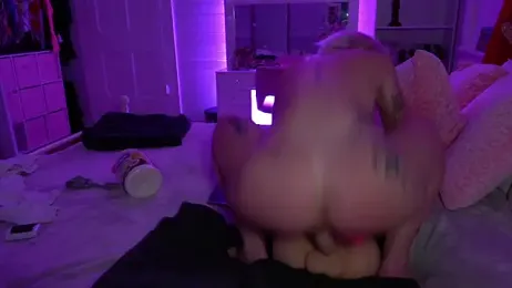 emmagray001 — Stripchat recorded stream screenshot (01 Apr 2025)