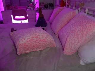 emmagray01 — Camsoda recorded stream screenshot (01 Apr 2025)