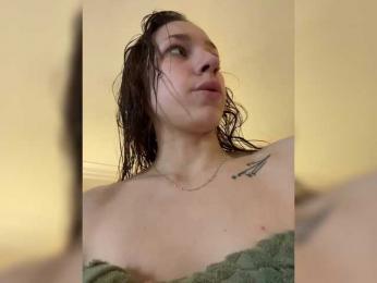 avolood — Bongacams recorded stream screenshot (02 Apr 2025)