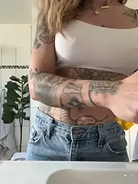 Etwas_neugierig — Stripchat recorded stream screenshot (02 Apr 2025)