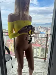 neighbours_love — Stripchat recorded stream image, 02.04.2025 09:50