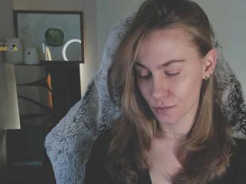 Adamova_Eva — Bongacams recorded stream image, 02.04.2025 20:10