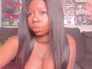 karliekayozz — Camsoda recorded stream image, 03.04.2025 02:10