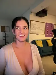 Carolina_Novoa — Stripchat recorded stream screenshot (03 Apr 2025)