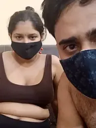 IND_COUPLE1 — Stripchat recorded stream image, 04.04.2025 18:30