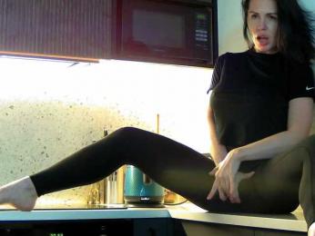 Mashulya29 — Bongacams recorded stream image, 05.04.2025 05:00