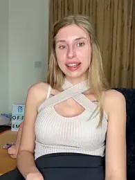 emma05 — Stripchat recorded stream image, 05.04.2025 05:10