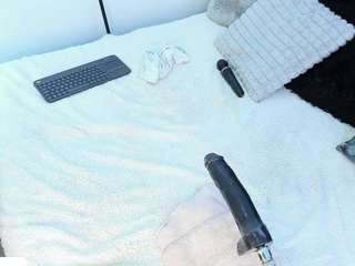 angie-roses — Camsoda recorded stream image, 05.04.2025 03:40