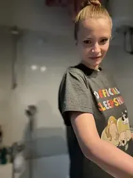 AnastasiaAniess — Stripchat recorded stream image, 05.04.2025 16:20