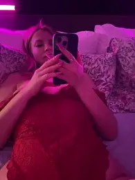 AnastasiaAniess — Stripchat recorded stream image, 05.04.2025 16:20
