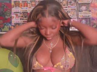 karliekayozz — Camsoda recorded stream image, 06.04.2025 00:50