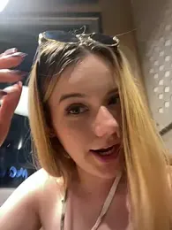 NicoleCut — Stripchat recorded stream image, 06.04.2025 11:40