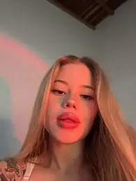 curchez_ — Stripchat recorded stream image, 08.04.2025 20:10