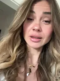 Etwas_neugierig — Stripchat recorded stream screenshot (10 Apr 2025)