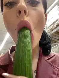 Melissa_crazy — Stripchat recorded stream image, 10.04.2025 15:00
