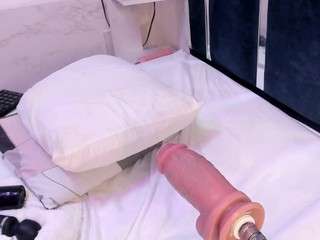 veronicaryan — Camsoda recorded stream image, 11.04.2025 11:40