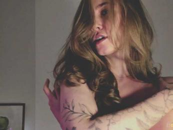 Adamova_Eva — Bongacams recorded stream image, 11.04.2025 18:00