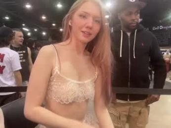 eve003300 — Chaturbate recorded stream image, 11.04.2025 22:10