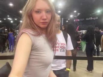 eve003300 — Chaturbate recorded stream image, 11.04.2025 22:10