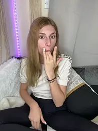 emma05 — Stripchat recorded stream image, 12.04.2025 04:00