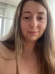 curvyflawless — Stripchat recorded stream screenshot (12 Apr 2025)