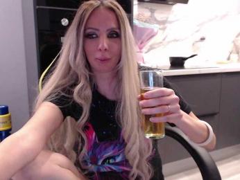 blondalina — Bongacams recorded stream image, 12.04.2025 19:10