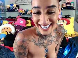 starryari69 — Camsoda recorded stream image, 13.04.2025 02:10