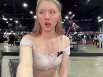 eve003300 — Chaturbate recorded stream image, 13.04.2025 18:40