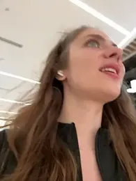 MariiD — Stripchat recorded stream screenshot (14 Apr 2025)