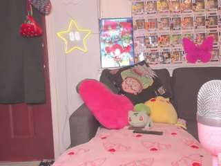 karliekayozz — Camsoda recorded stream image, 14.04.2025 01:10