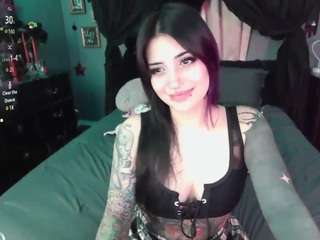 sallylynn — Camsoda recorded stream screenshot (16 Apr 2025)