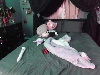 sallylynn — Camsoda recorded stream screenshot (16 Apr 2025)