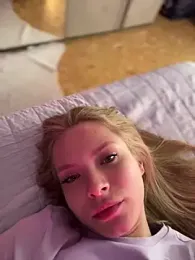 AnastasiaAniess — Stripchat recorded stream image, 17.04.2025 17:40