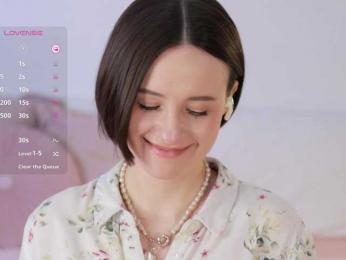 MissEssie — Bongacams recorded stream screenshot (17 Apr 2025)