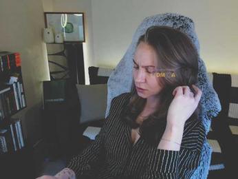 Adamova_Eva — Bongacams recorded stream screenshot (05 Feb 2025)