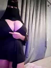 _arabica_ — Stripchat recorded stream image, 18.04.2025 07:00