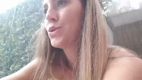 nicole_98 — Stripchat recorded stream image, 18.04.2025 07:40
