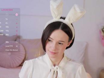 MissEssie — Bongacams recorded stream screenshot (19 Apr 2025)